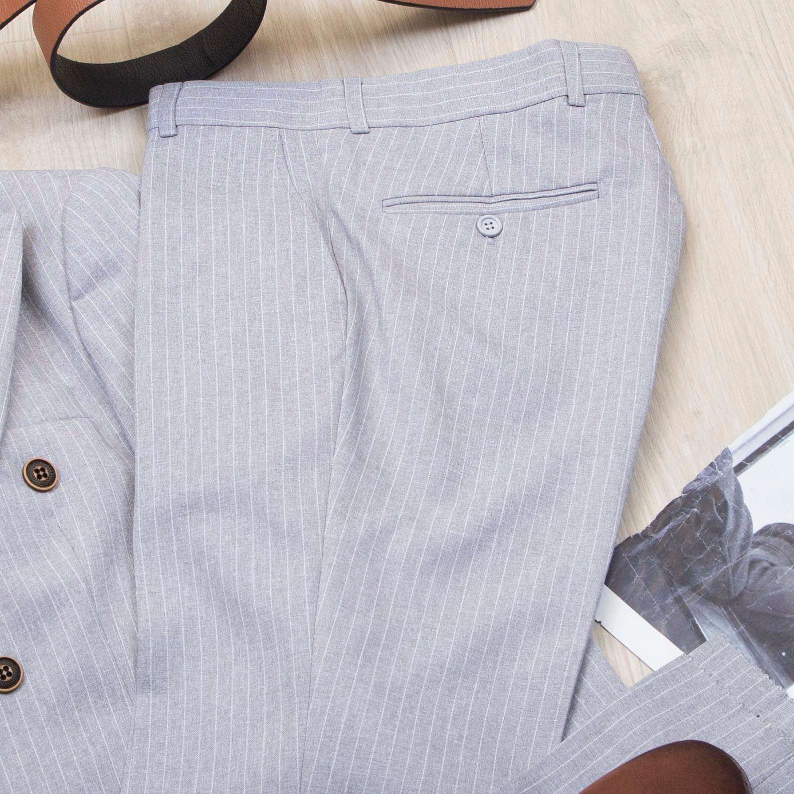 Çizgili Açık Gri Kruvaze Takım Elbise Kombini