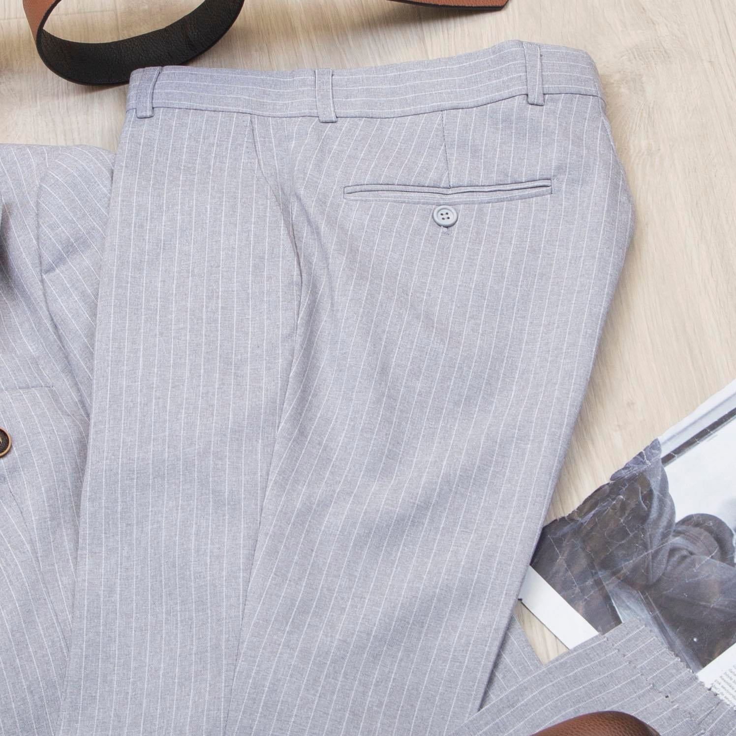 Çizgili Açık Gri Kruvaze Takım Elbise Kombini