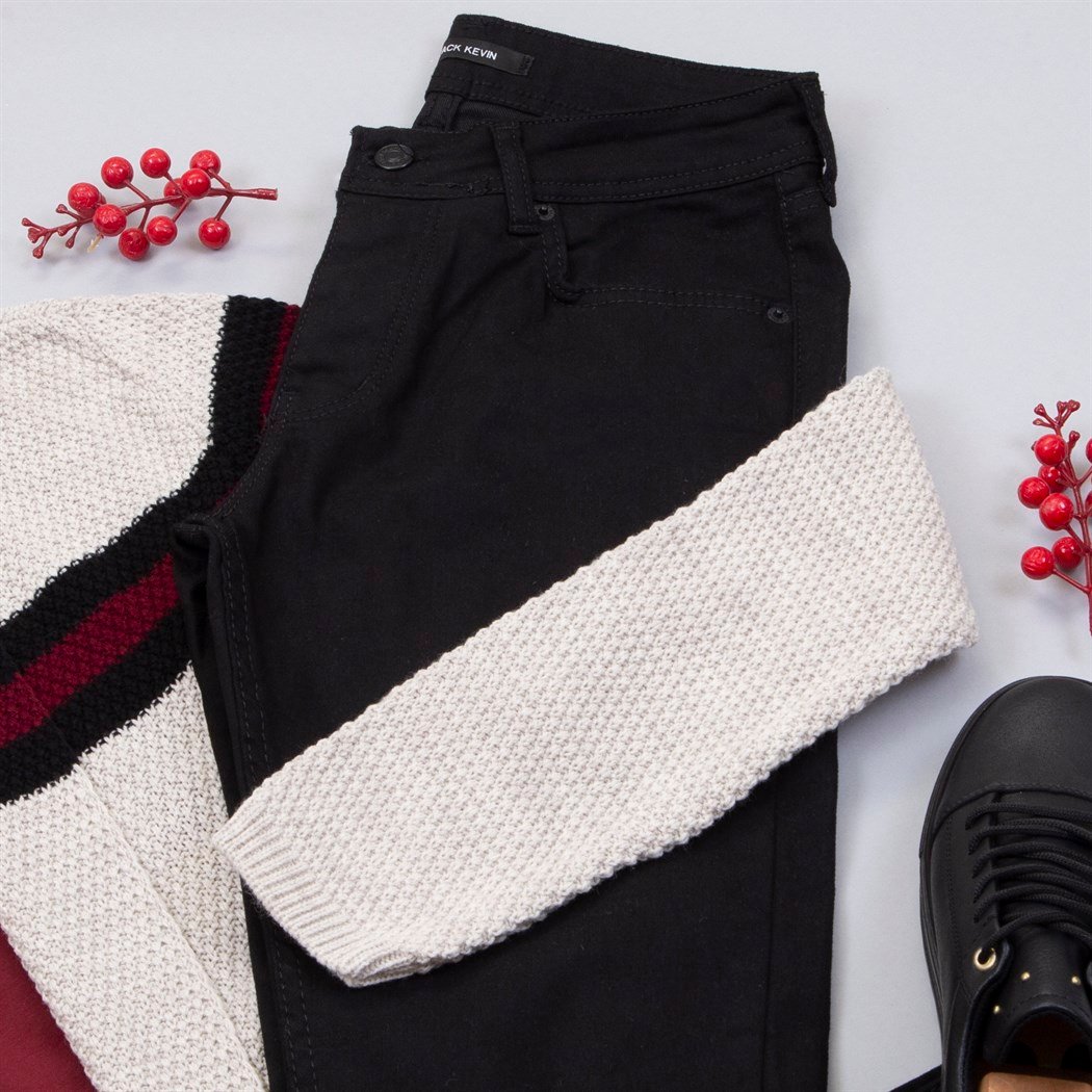 Çizgili Bej Hırka Tişört Pantolon Ayakkabı Kombin