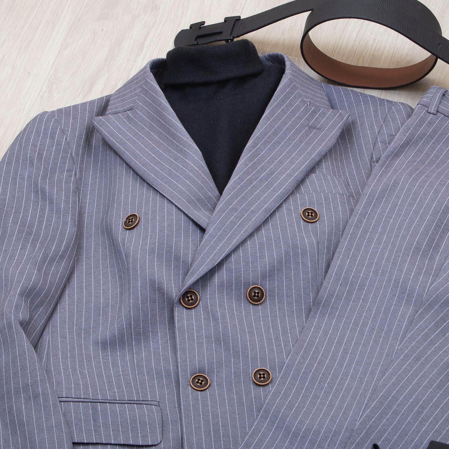 Çizgili Gri Kruvaze Takım Elbise Kombini