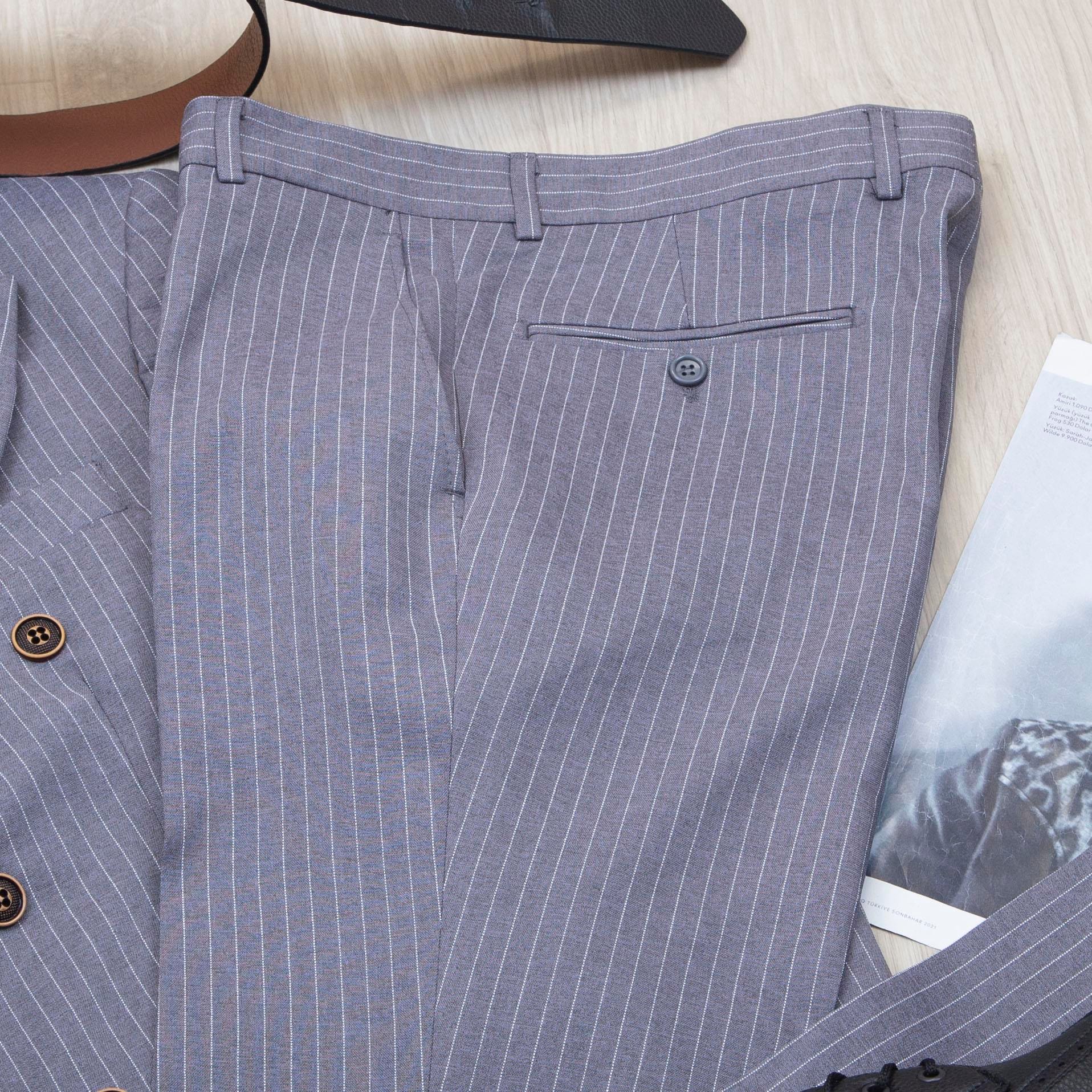 Çizgili Gri Kruvaze Takım Elbise Kombini