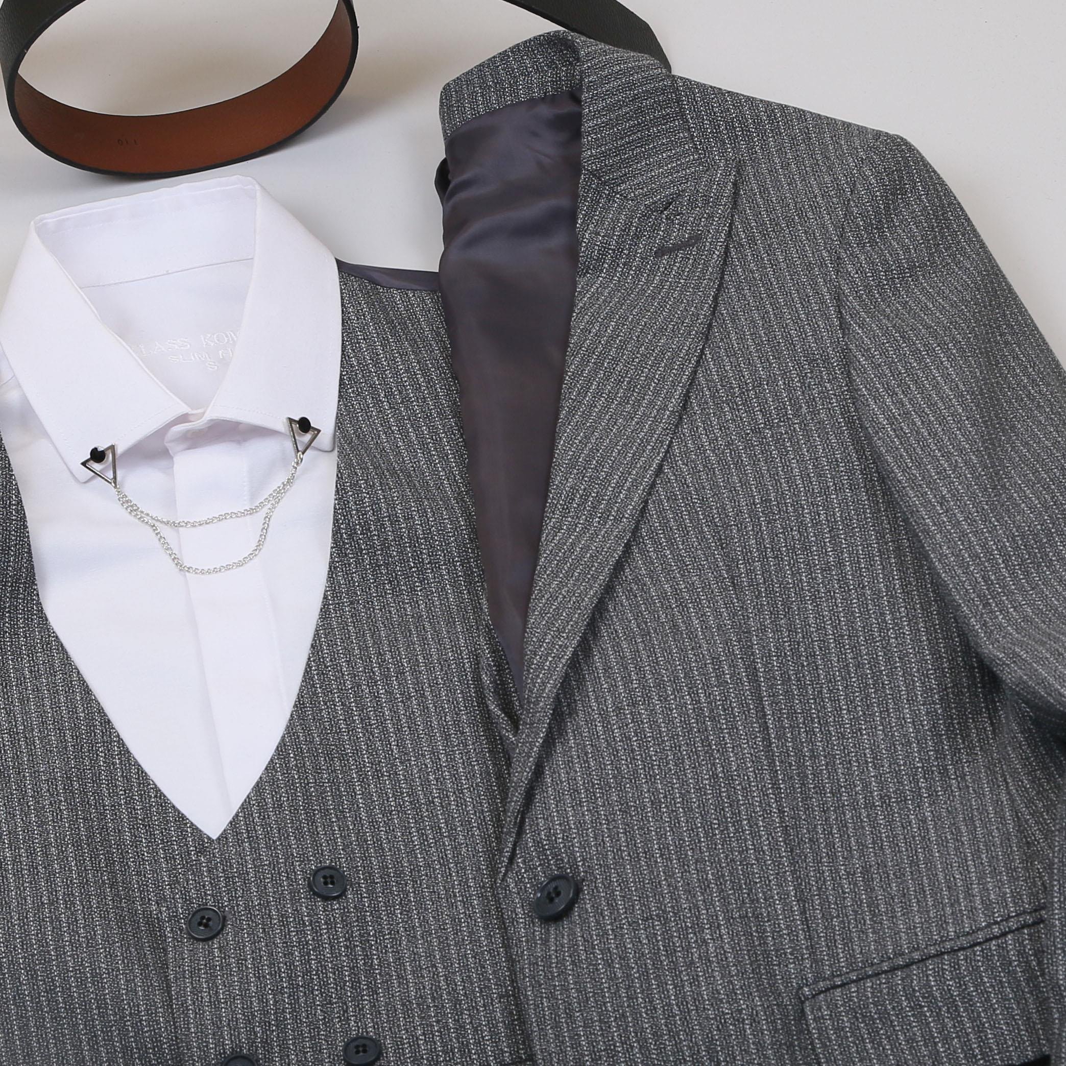 Çizgili Gri Takım Elbise Kombini