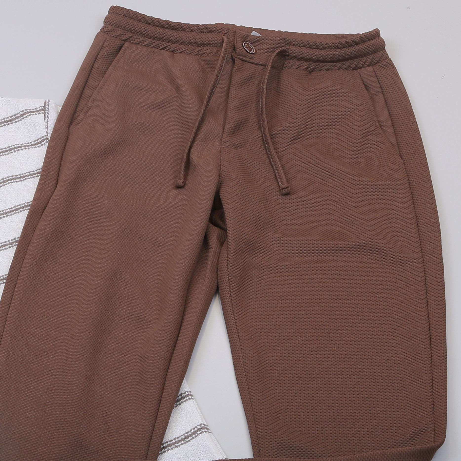 Çizgili Kahve Triko Polo Yaka Tişört Pantolon Ayakkabı Kombin