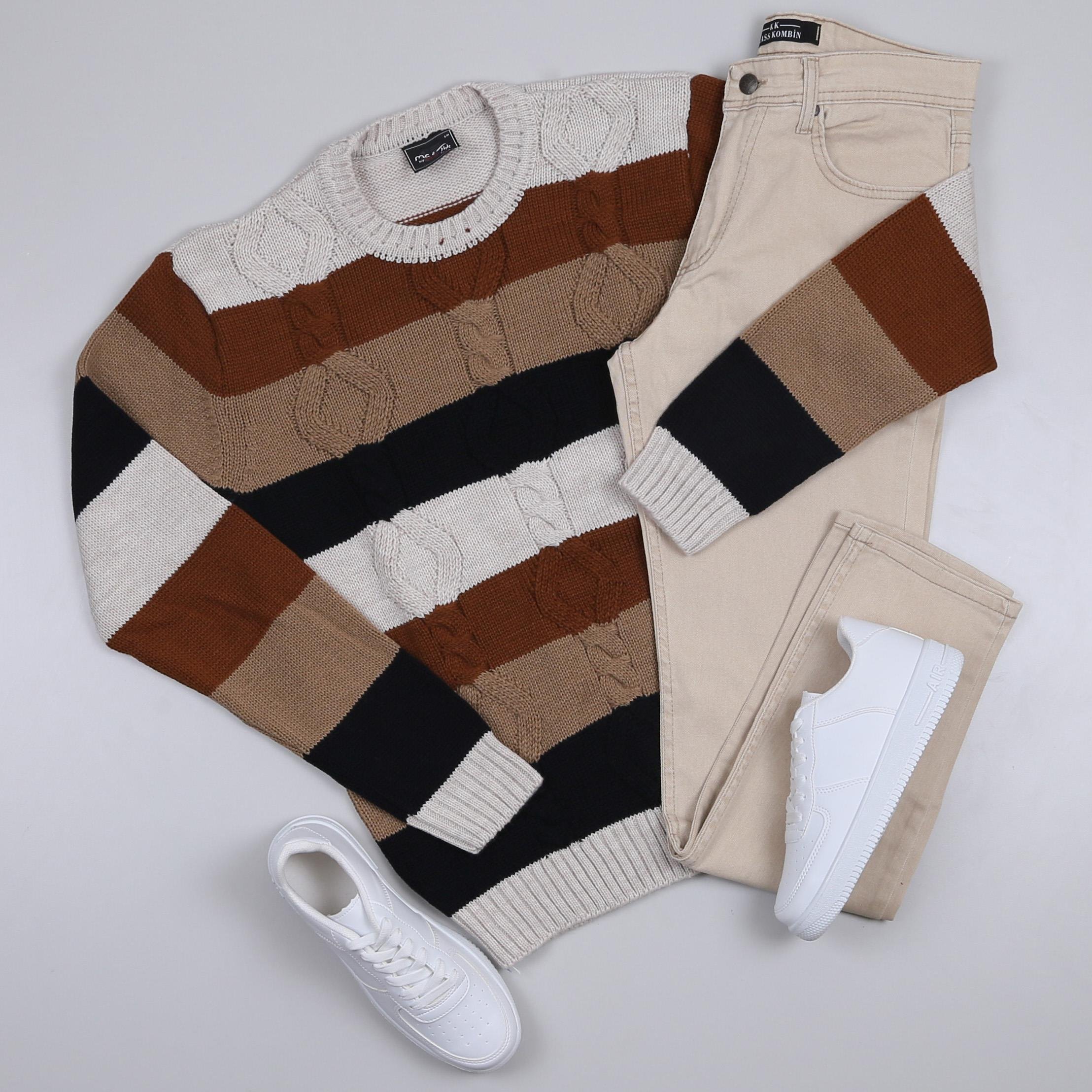 Çizgili Kazak Bej Pantolon Ayakkabı Kombini