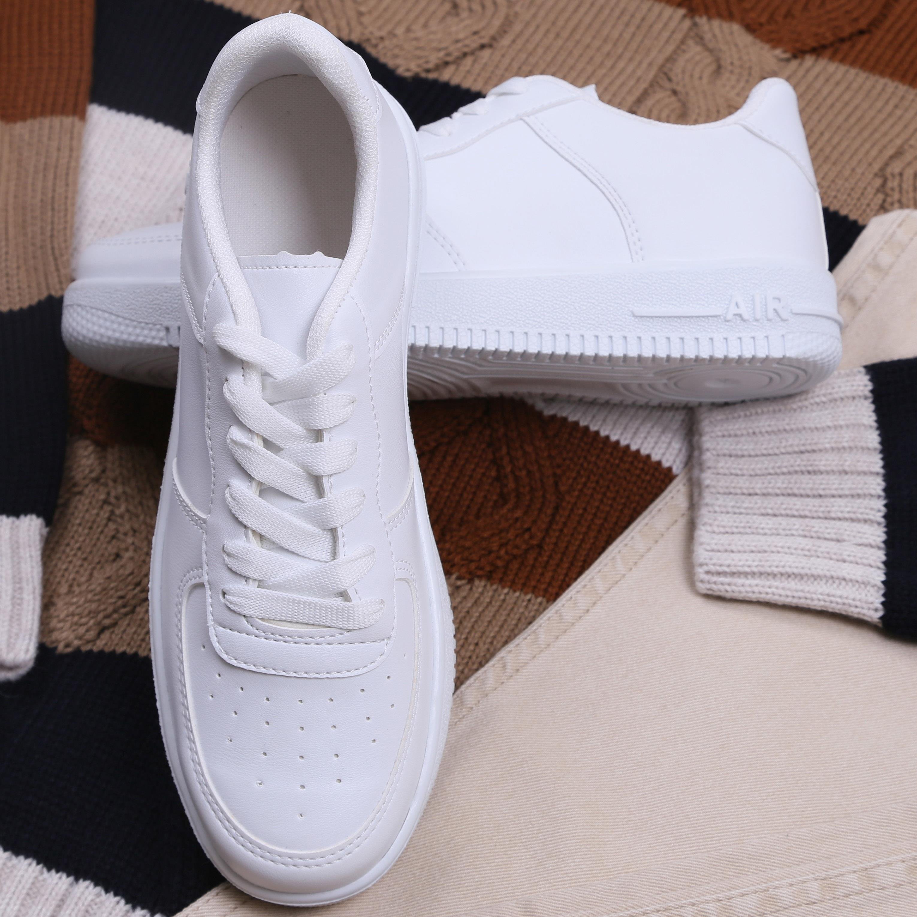 Çizgili Kazak Bej Pantolon Ayakkabı Kombini