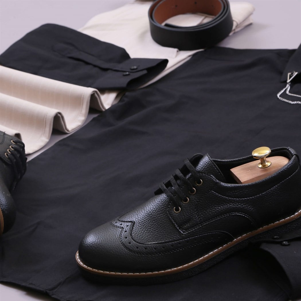 Çizgili Kumaş Pantolon Siyah Gömlek Ayakkabı Kombin