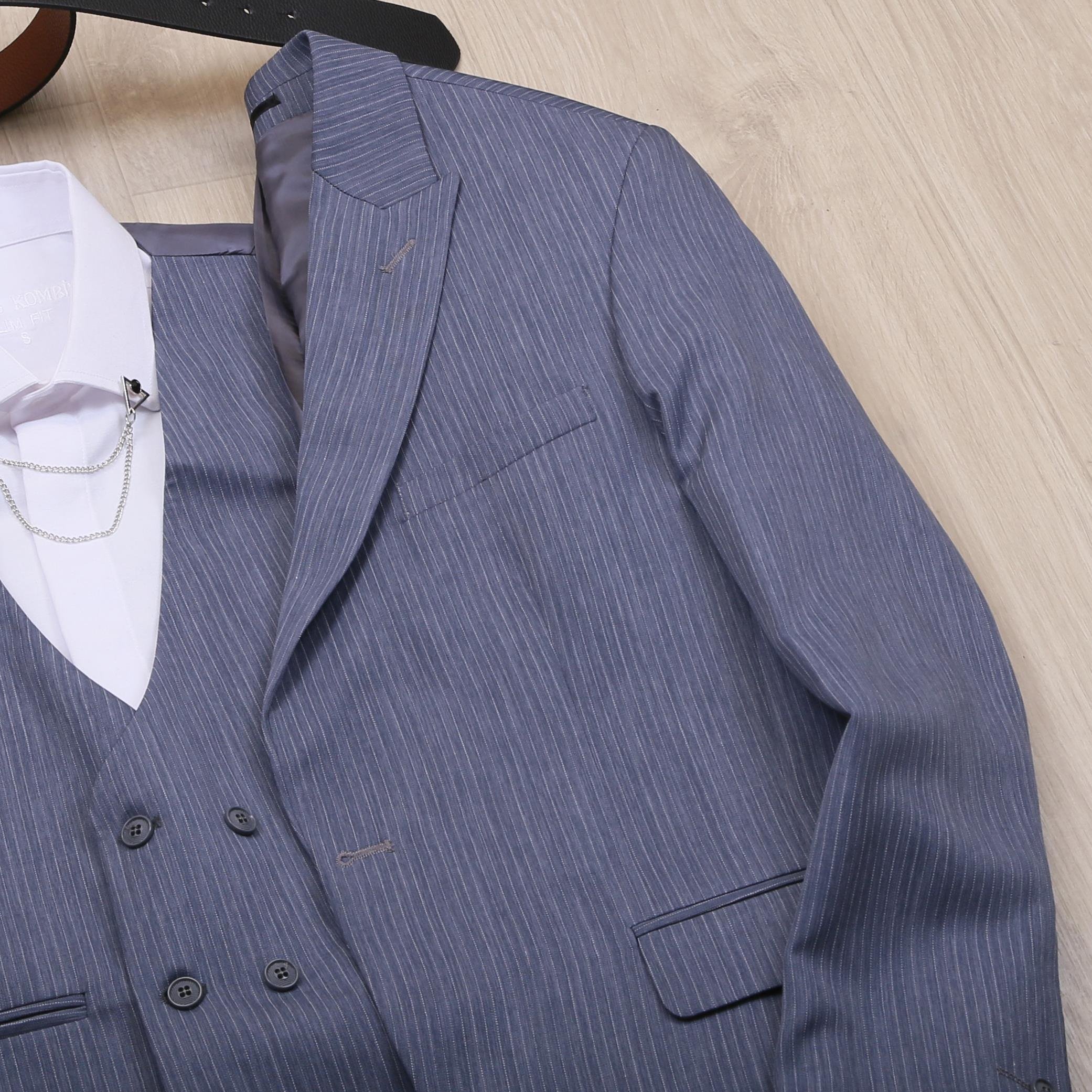 Çizgili Mavi Takım Elbise Kombini