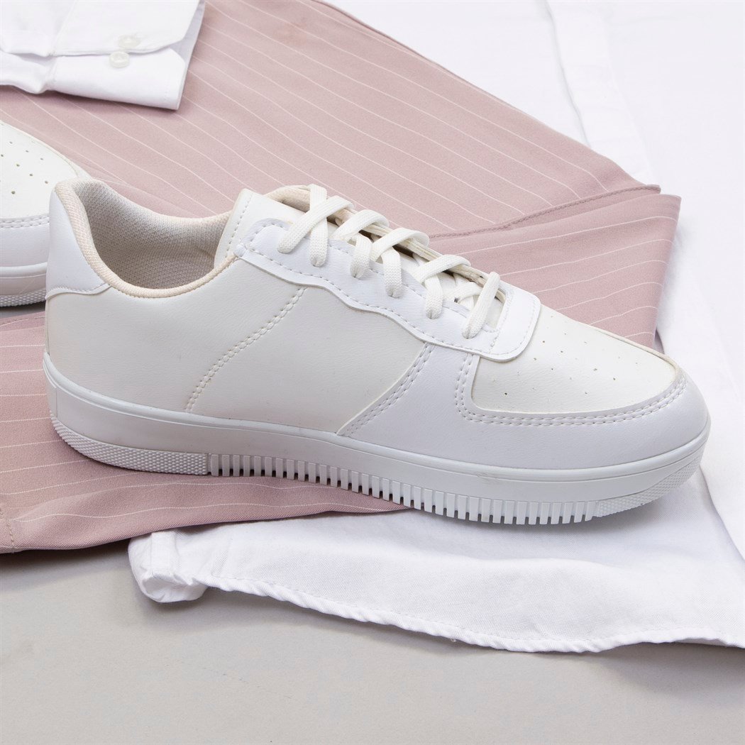 Çizgili Pudra Pantolon Beyaz Gömlek Ayakkabı Kombin