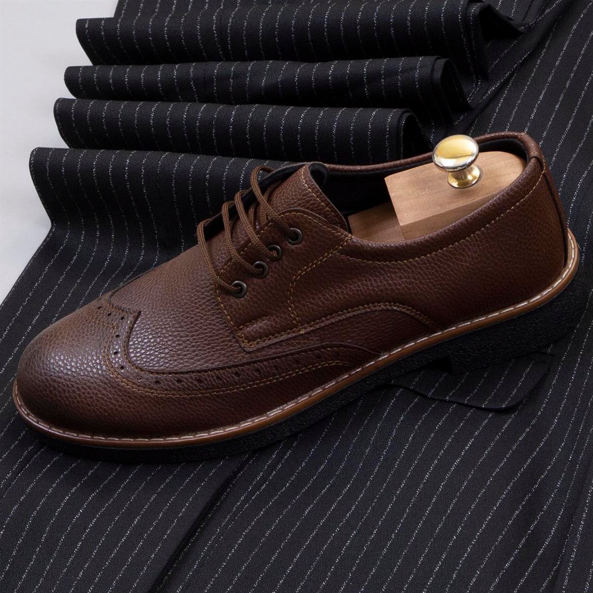 Çizgili Siyah Kruvaze Takım Elbise Kombini