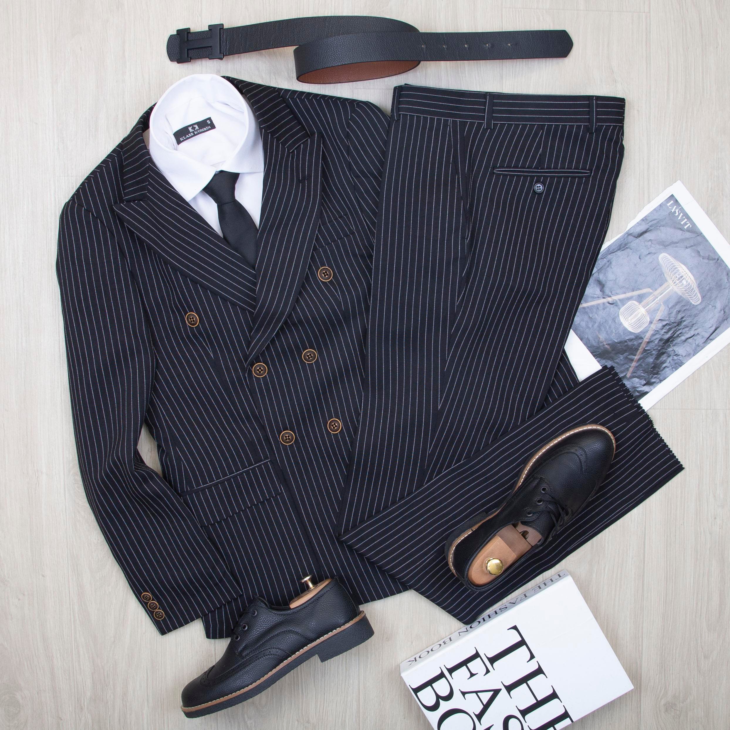 Çizgili Siyah Kruvaze Takım Elbise Kombini