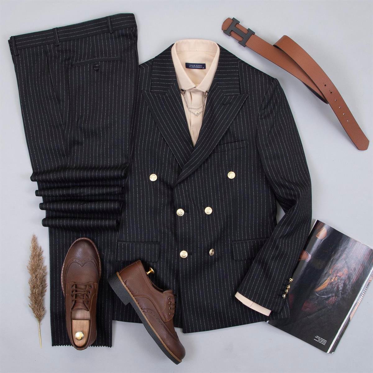 Çizgili Siyah Kruvaze Takım Elbise Kombini