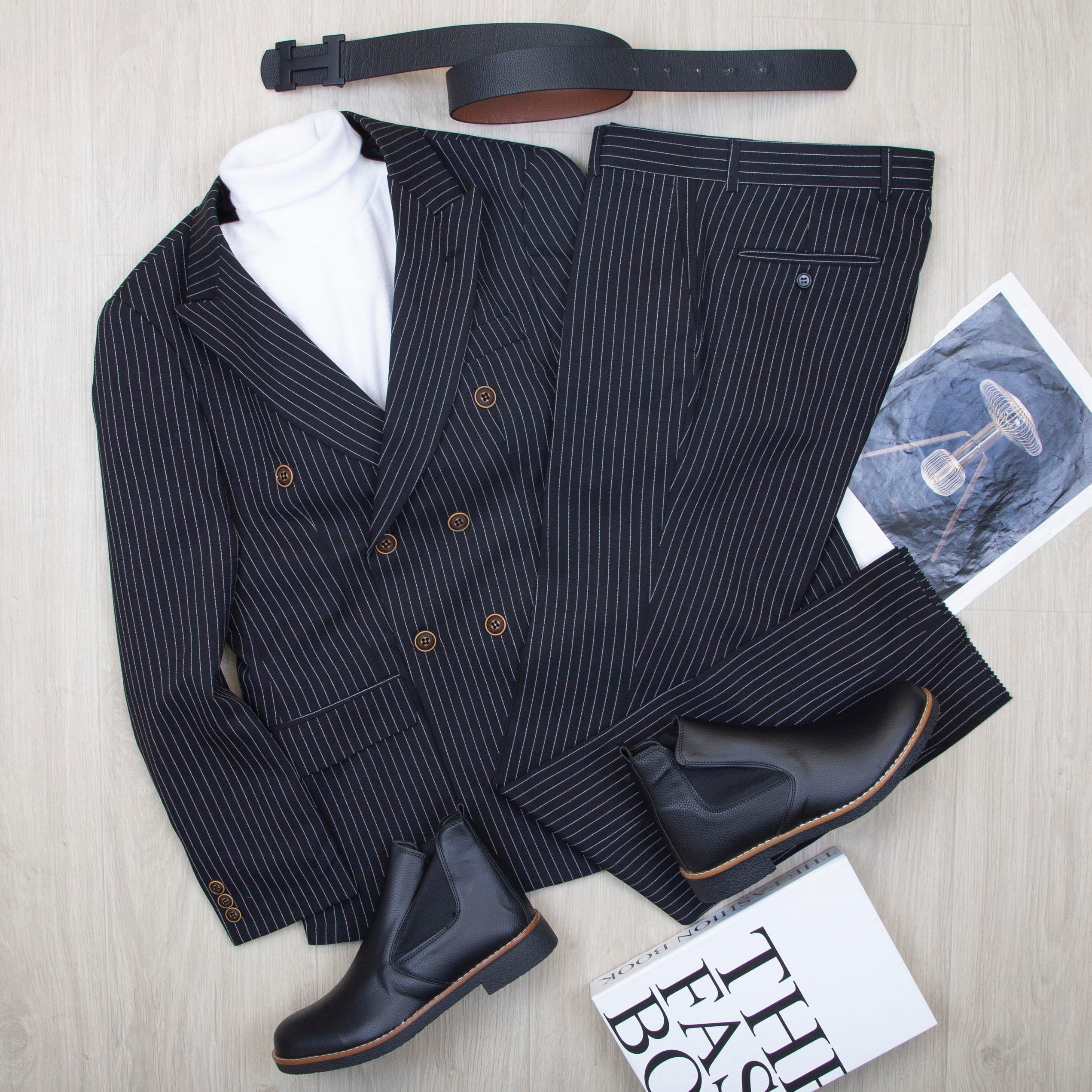 Çizgili Siyah Kruvaze Takım Elbise Kombini