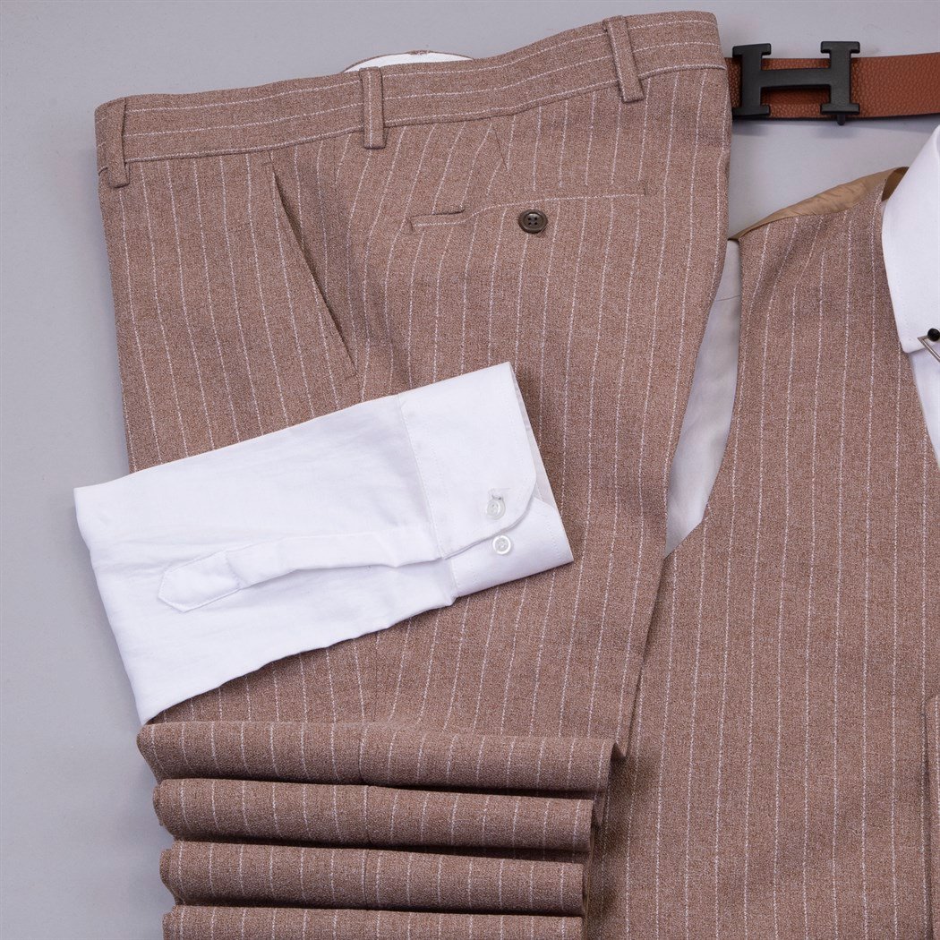 Çizgili Vizon Takım Elbise Kombini