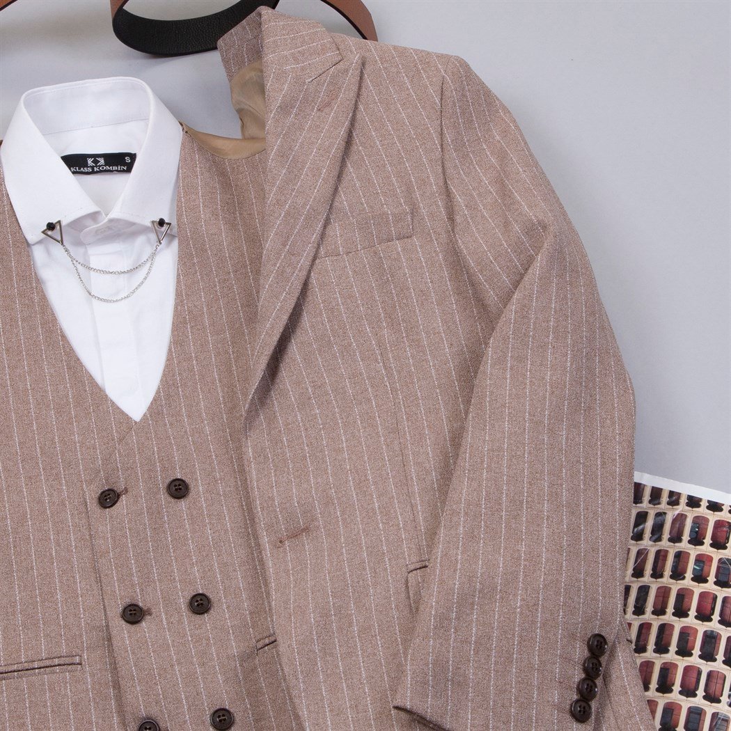 Çizgili Vizon Takım Elbise Kombini