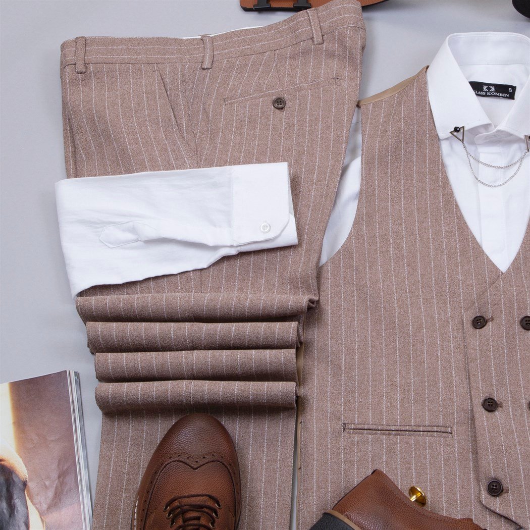 Çizgili Vizon Takım Elbise Kombini