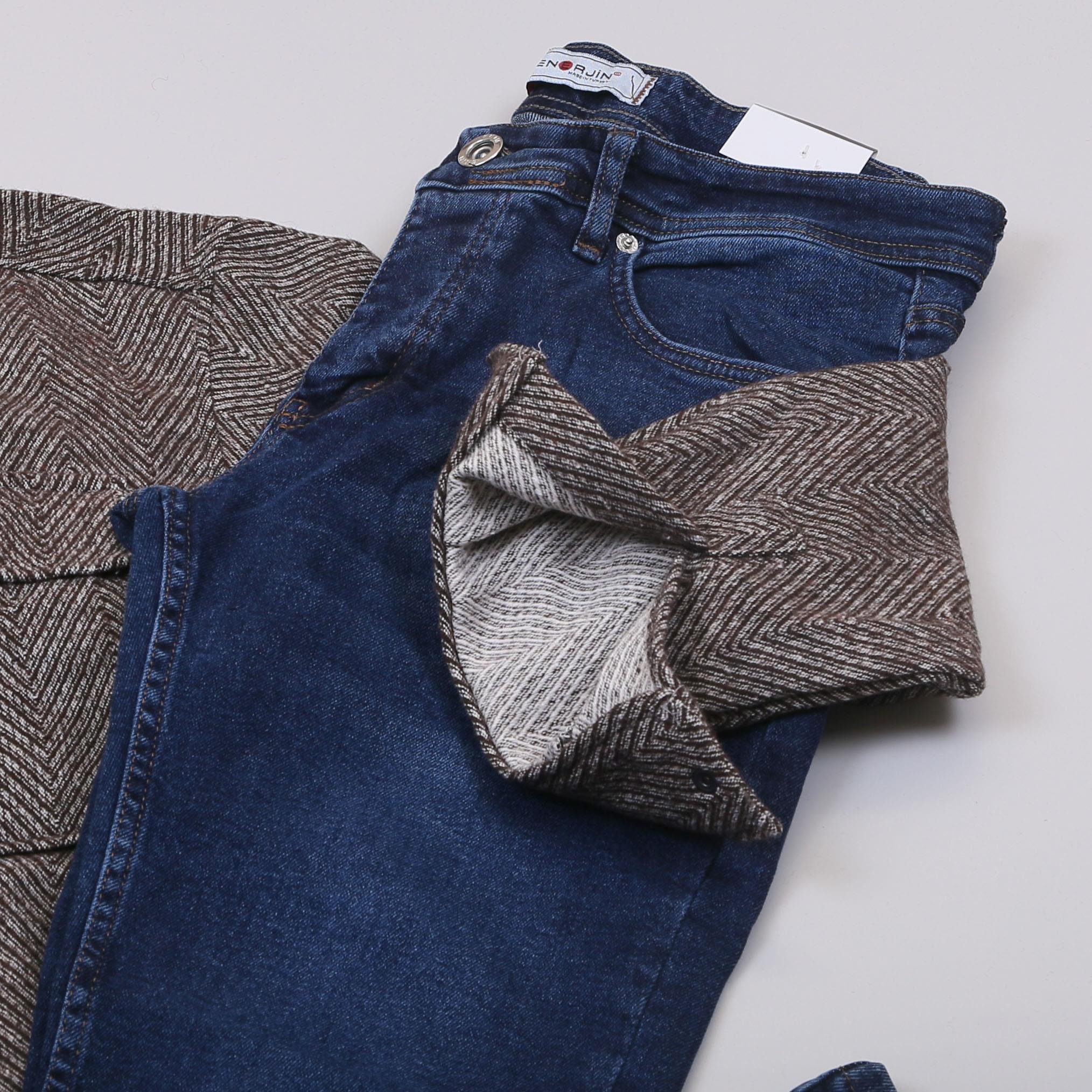 Desenli Kahve Gömlek Boğazlı Body Pantolon Ayakkabı Kombin