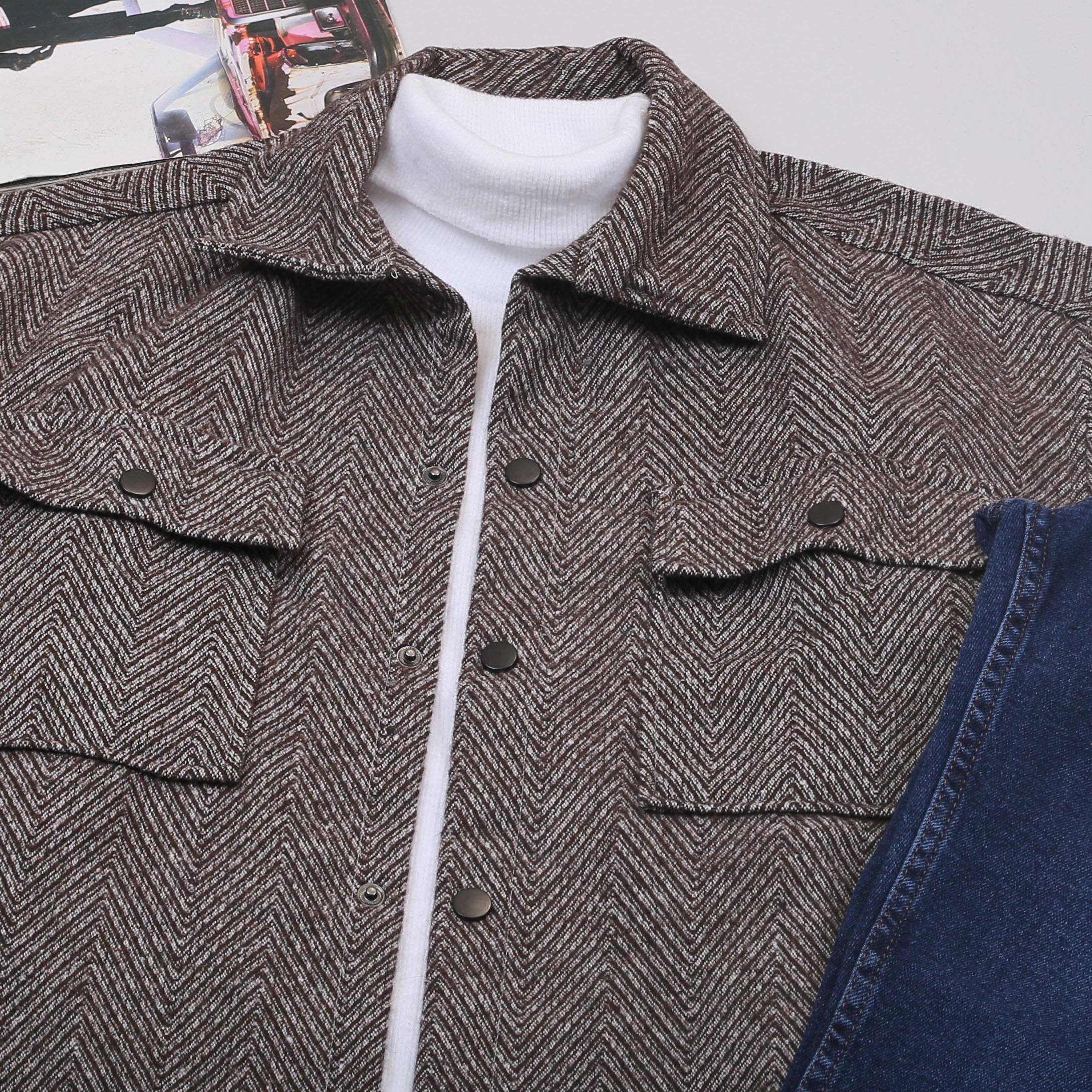 Desenli Kahve Gömlek Boğazlı Body Pantolon Ayakkabı Kombin