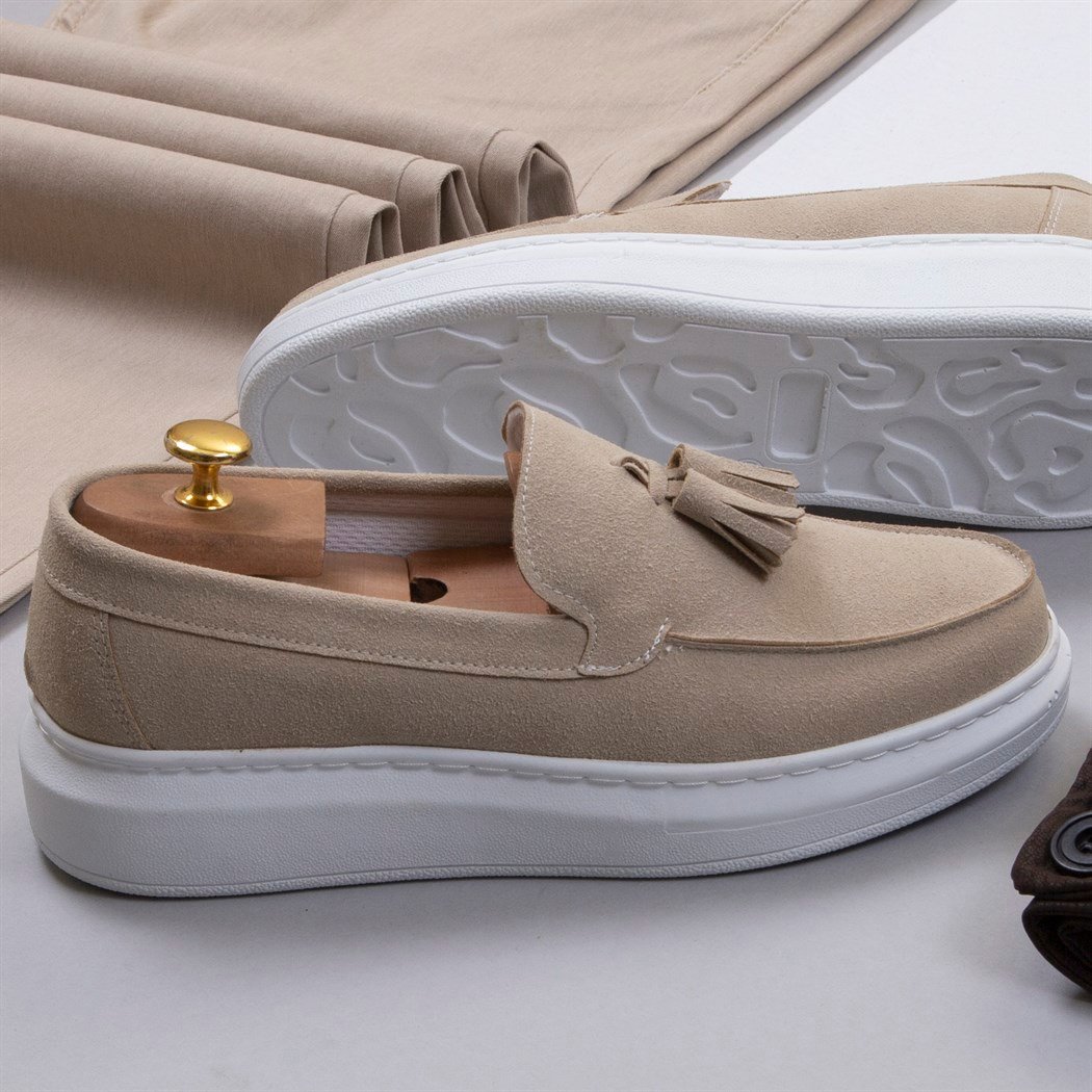 Düğmeli Kahve Ceket Tişört Pantolon Ayakkabı Kombin