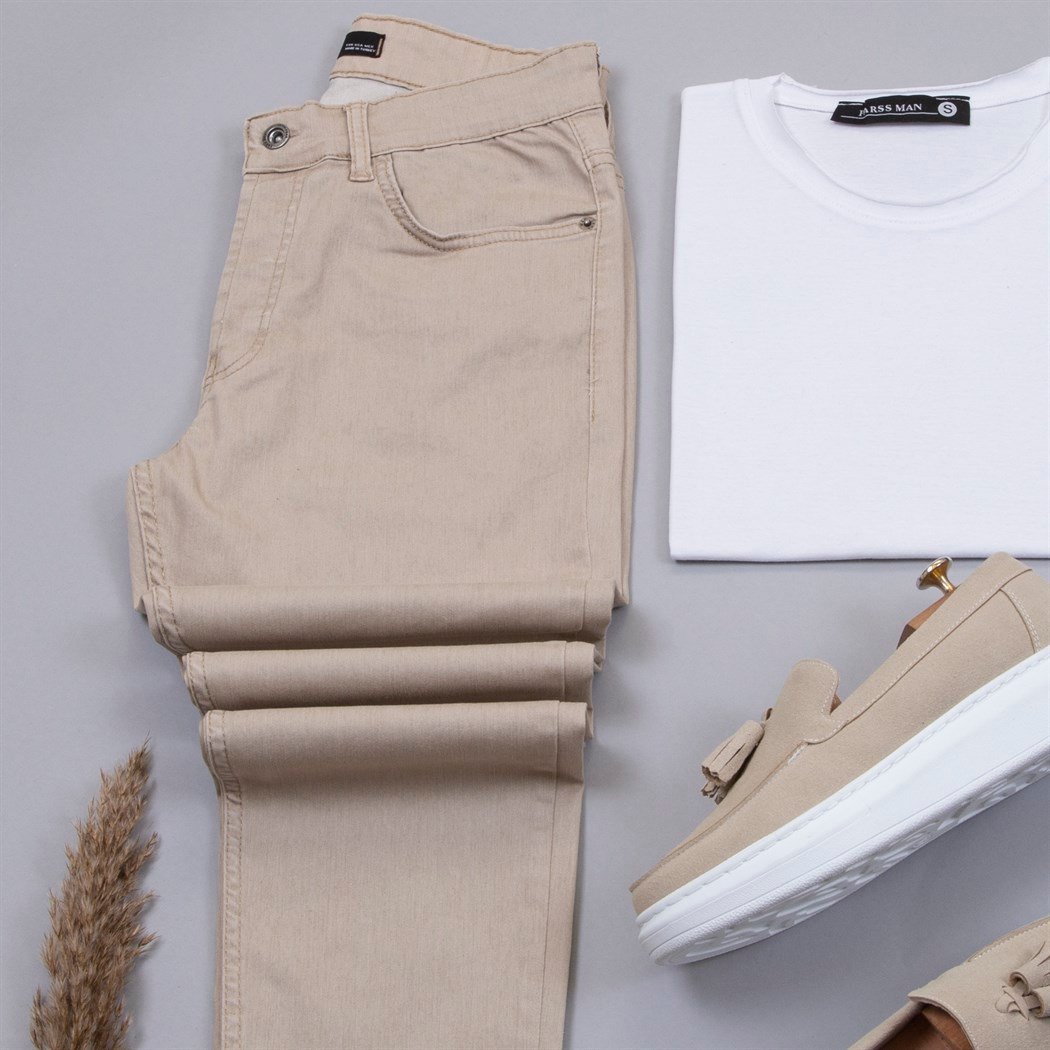 Düğmeli Kahve Ceket Tişört Pantolon Ayakkabı Kombin