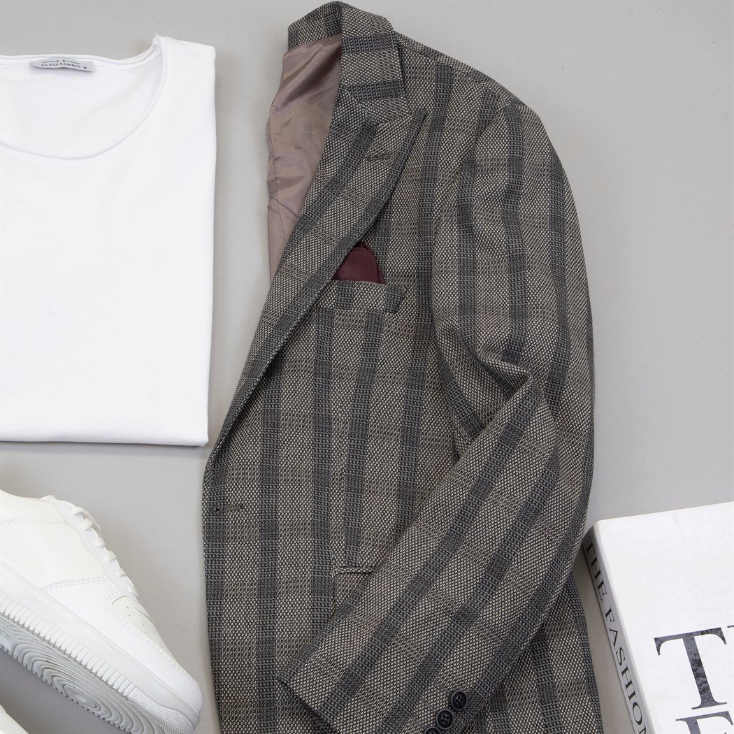 Ekose Blazer Ceket Tişört Pantolon Ayakkabı Kombin