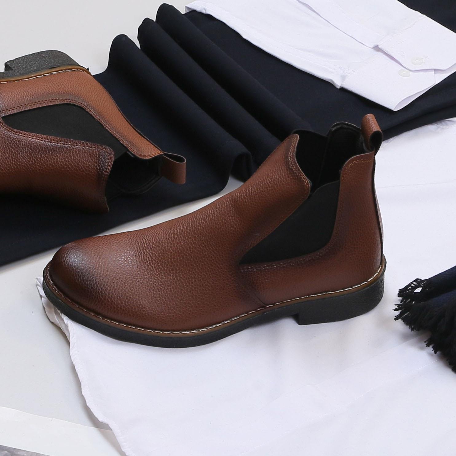 Ekose Kaşe Kaban Gömlek Pantolon Bot Kombin