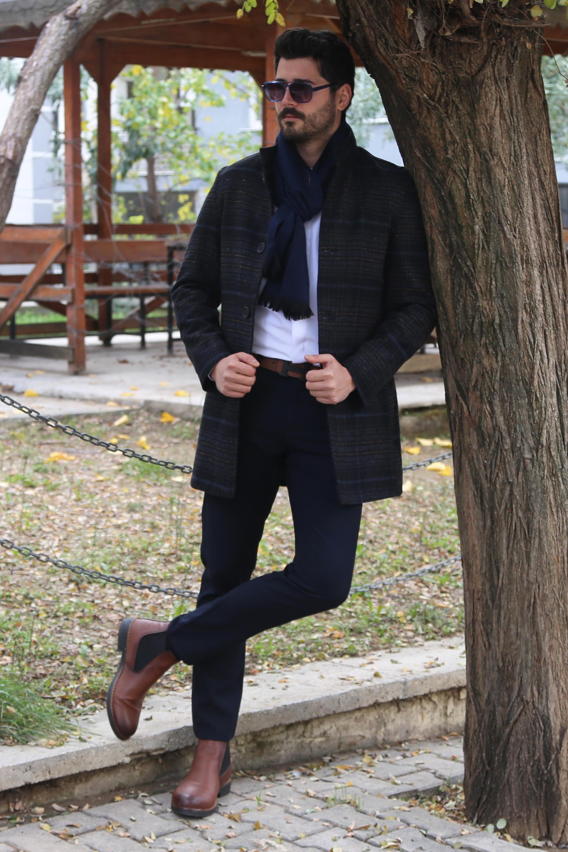 Ekose Kaşe Kaban Gömlek Pantolon Bot Kombin