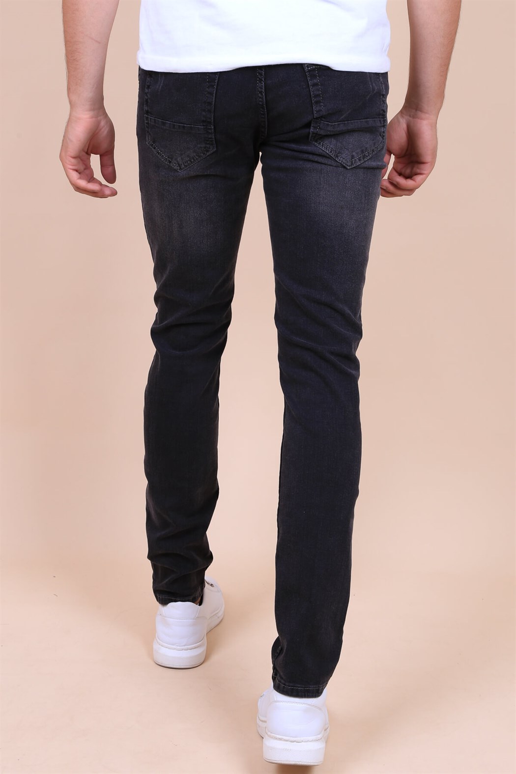 ERKEK DAR KESİM DAR PAÇA ERKEK JEAN SİYAH JEAN SİYAH