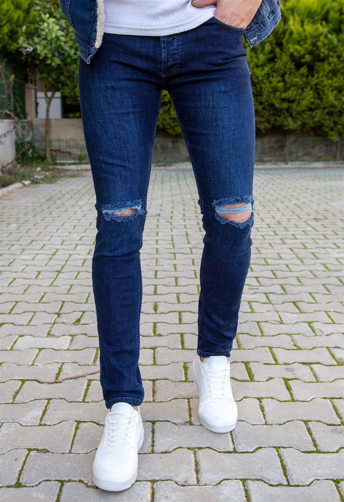 ERKEK LİKRALI DİZİ YIRTIKLI LACİ JEAN DİZİ YIRTIKLI LACİ