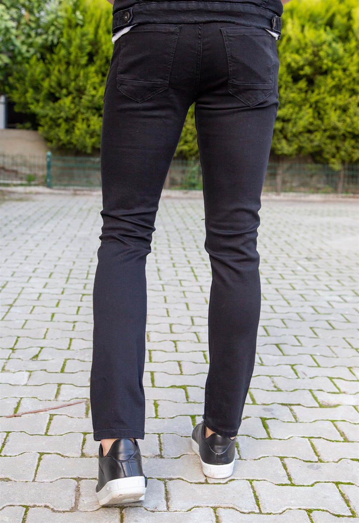 ERKEK LİKRALI DİZİ YIRTIKLI SİYAH JEAN DİZİ YIRTIKLI SİYAH