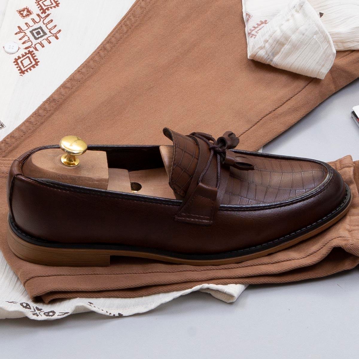 Etnik Desenli Gömlek Pantolon Ayakkabı Kombin