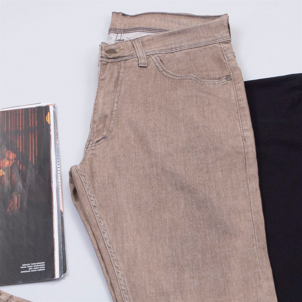 Fermuar Detaylı Siyah Tişört Pantolon Ayakkabı Kombin