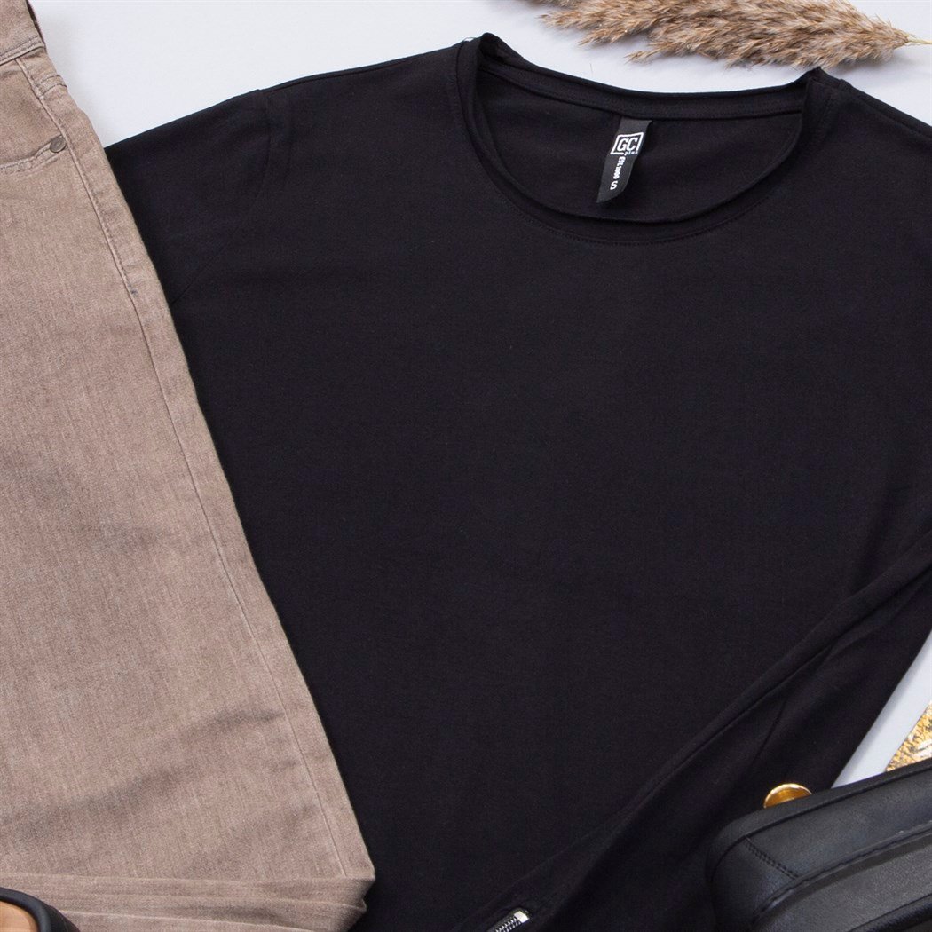 Fermuar Detaylı Siyah Tişört Pantolon Ayakkabı Kombin