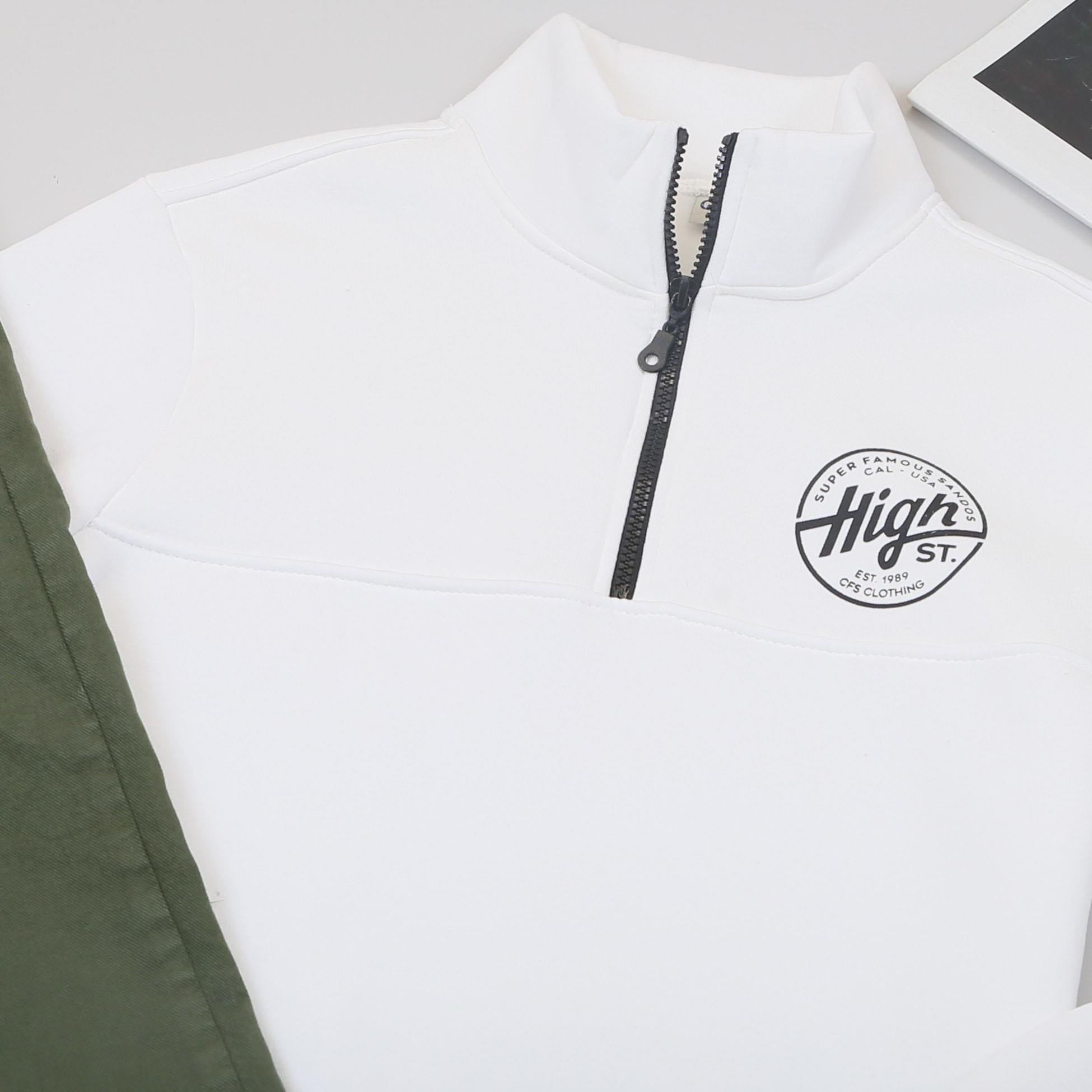 Fermuarlı Beyaz Sweat Pantolon Ayakkabı Kombin