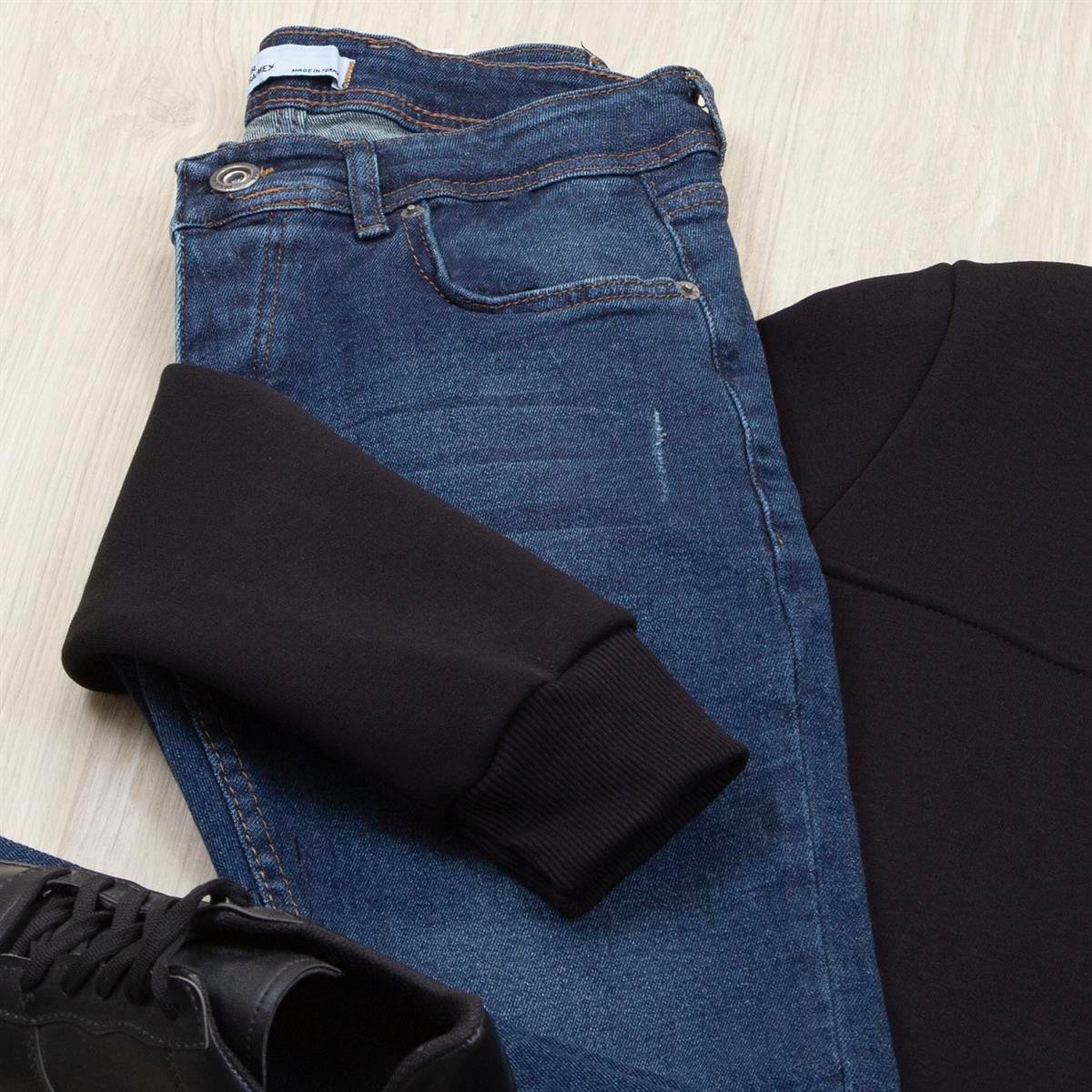 Fermuarlı Siyah Sweat Pantolon Ayakkabı Kombin