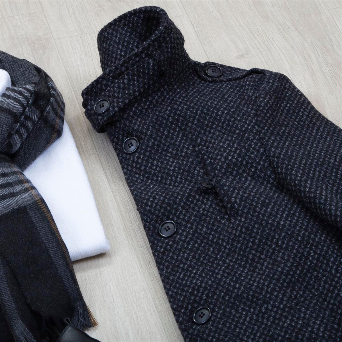 Füme Desenli Kaşe Kaban Boğazlı Body Pantolon Bot Kombin