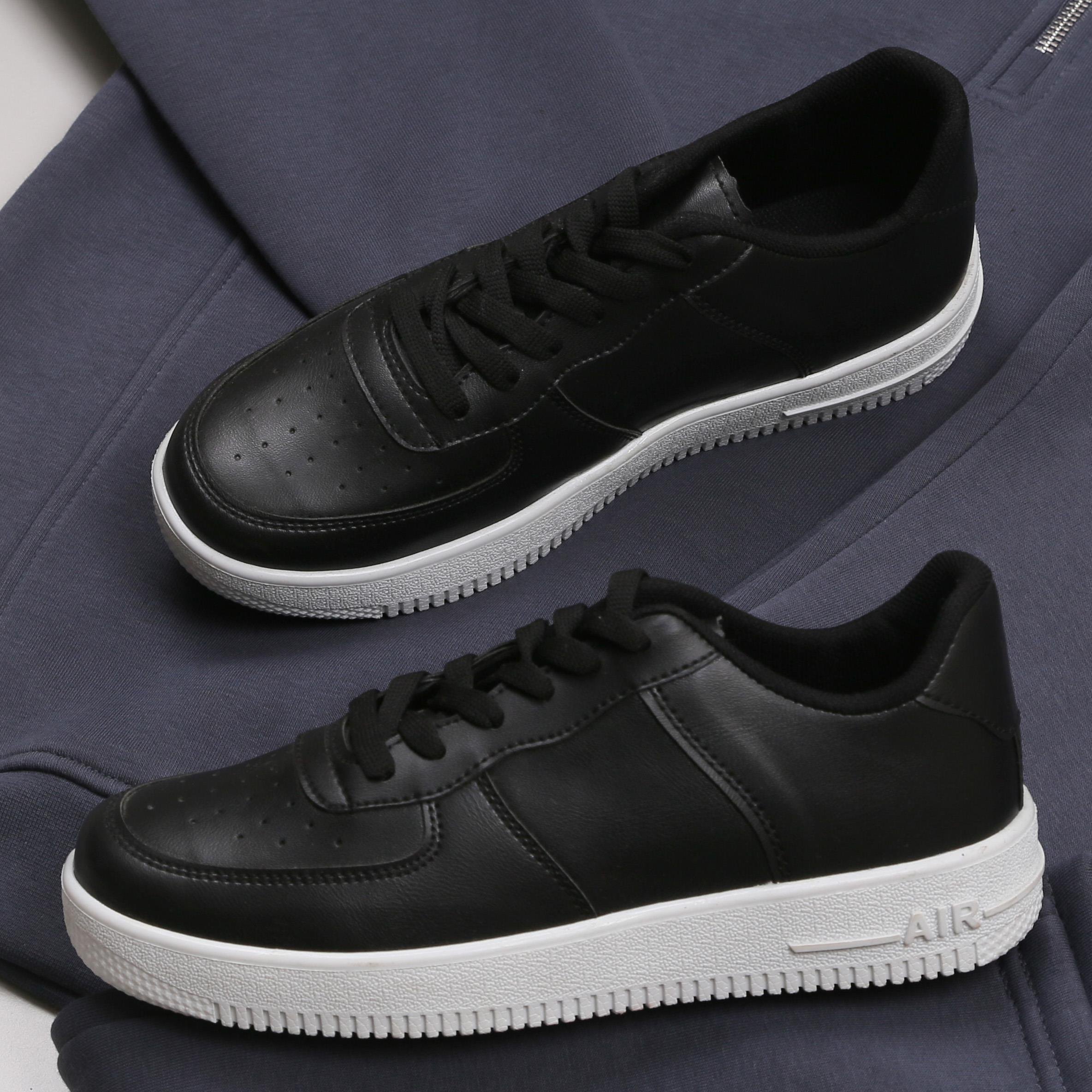 Füme Dik Yaka Fermuarlı Sweatshirt Eşofman Altı Ayakkabı Kombini