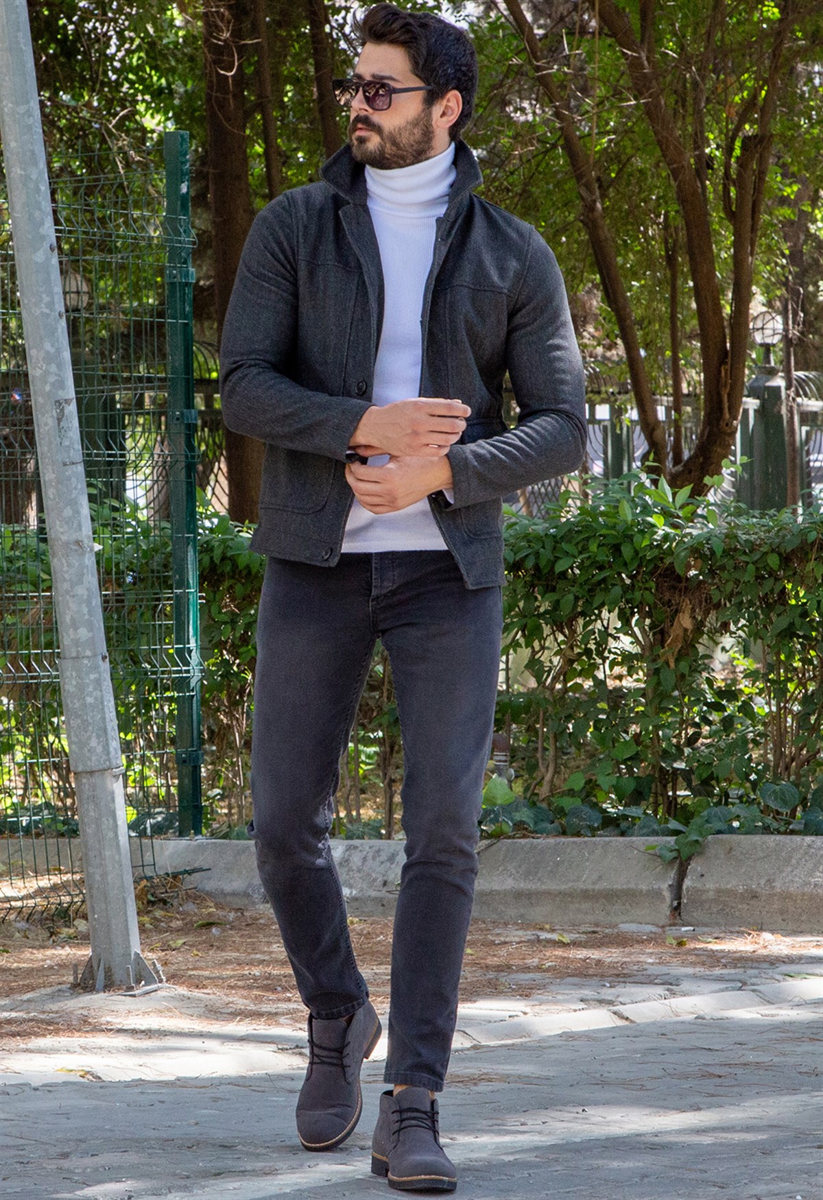 Füme Kaşe Ceket Boğazlı Kazak Pantolon Bot Kombin