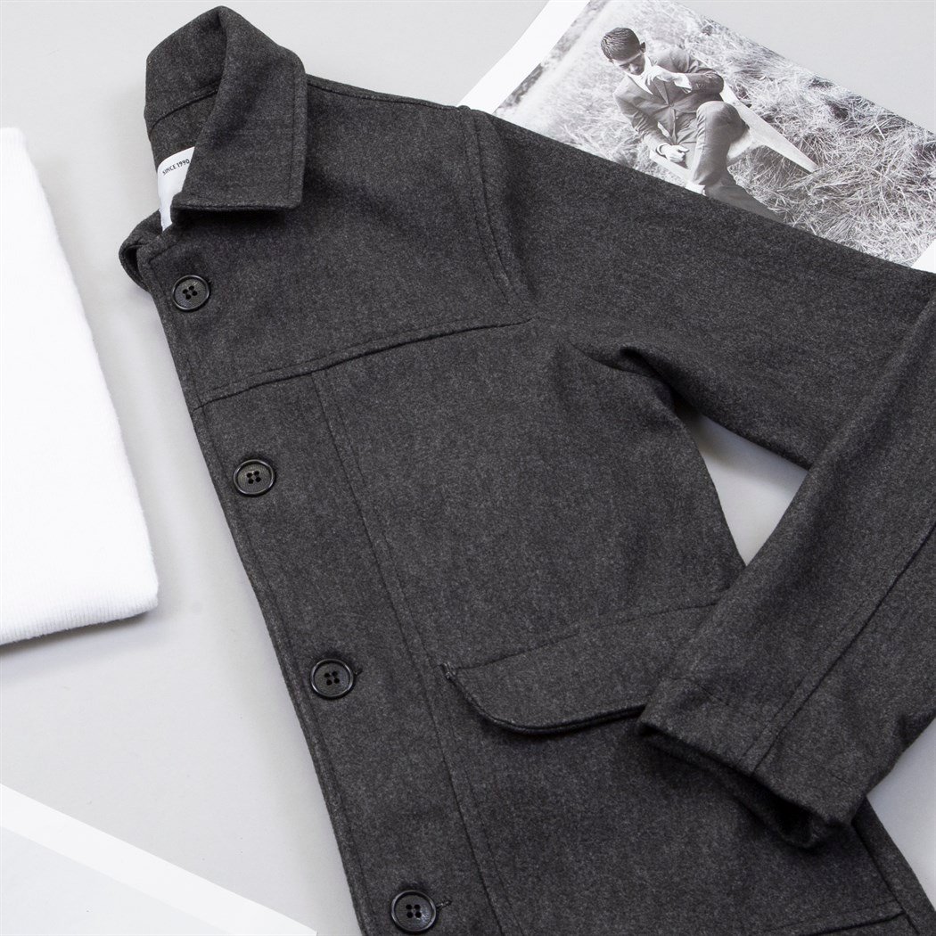 Füme Kaşe Ceket Boğazlı Kazak Pantolon Bot Kombin