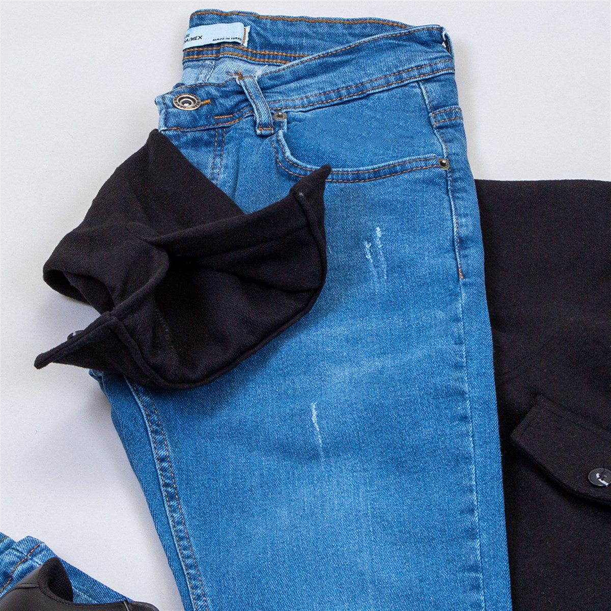 Füme Kaşe Gömlek Boğazlı Kazak Pantolon Ayakkabı Kombin