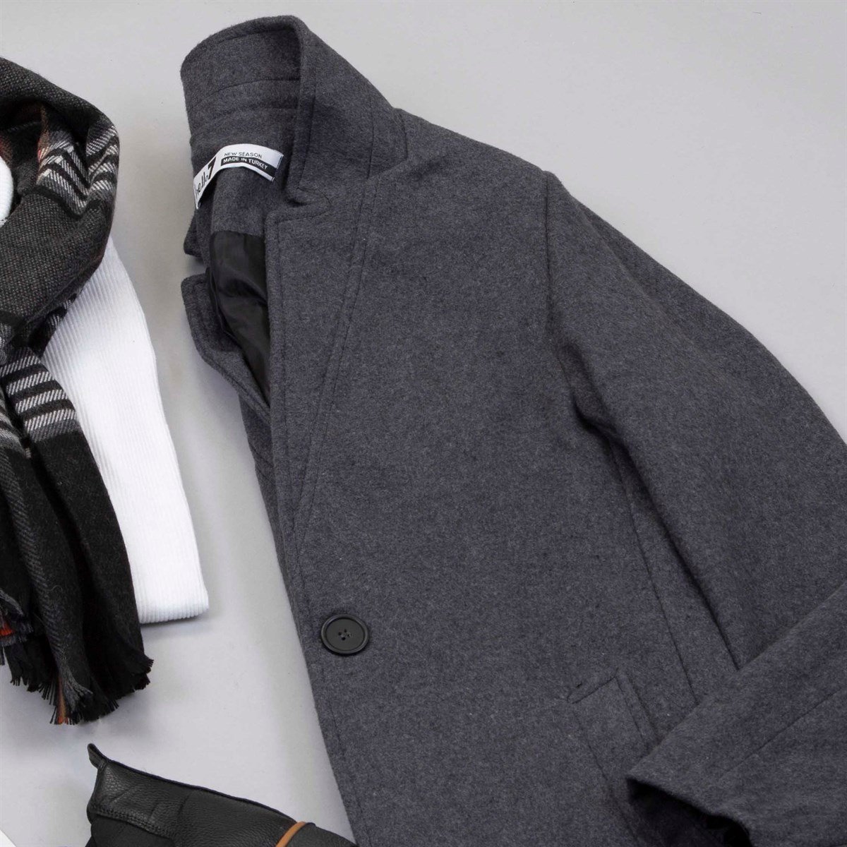 Füme Kaşe Kaban Boğazlı Kazak Pantolon Atkı Bot Kombin