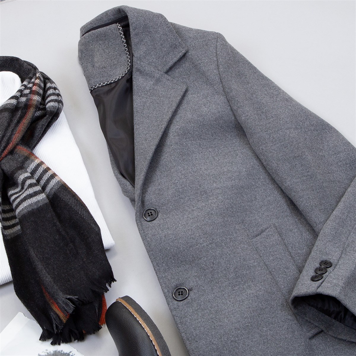 Füme Kaşe Kaban Boğazlı Kazak Pantolon Atkı Bot Kombin