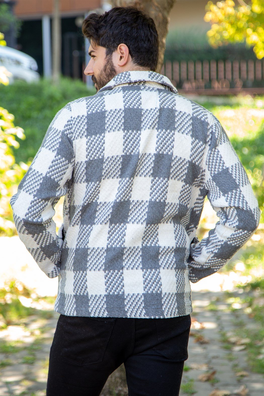 Gri beyaz ekoseli fermuarlı kaşe mont