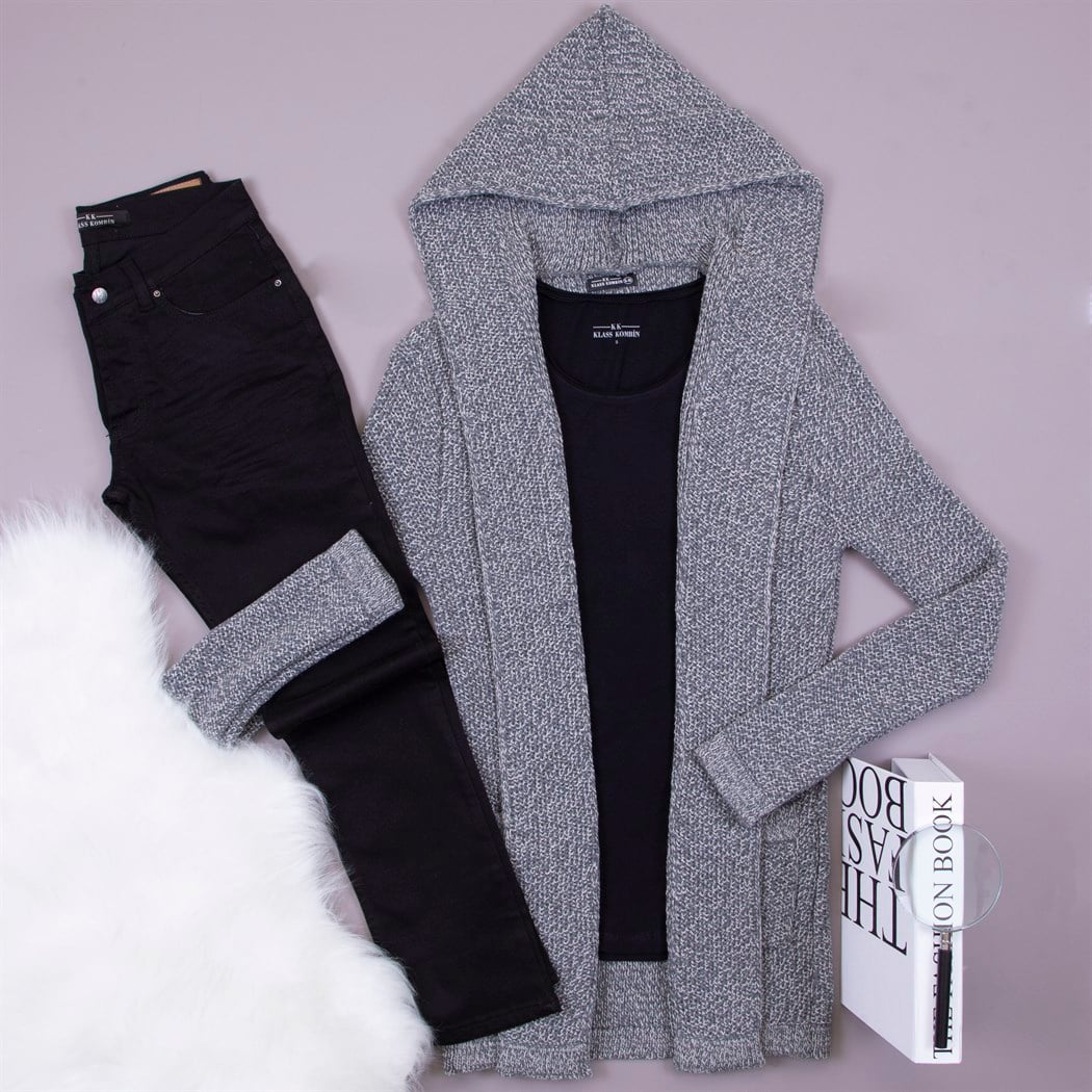 Gri Beyaz Kırçıllı Hırka Tişört Pantolon Kombin