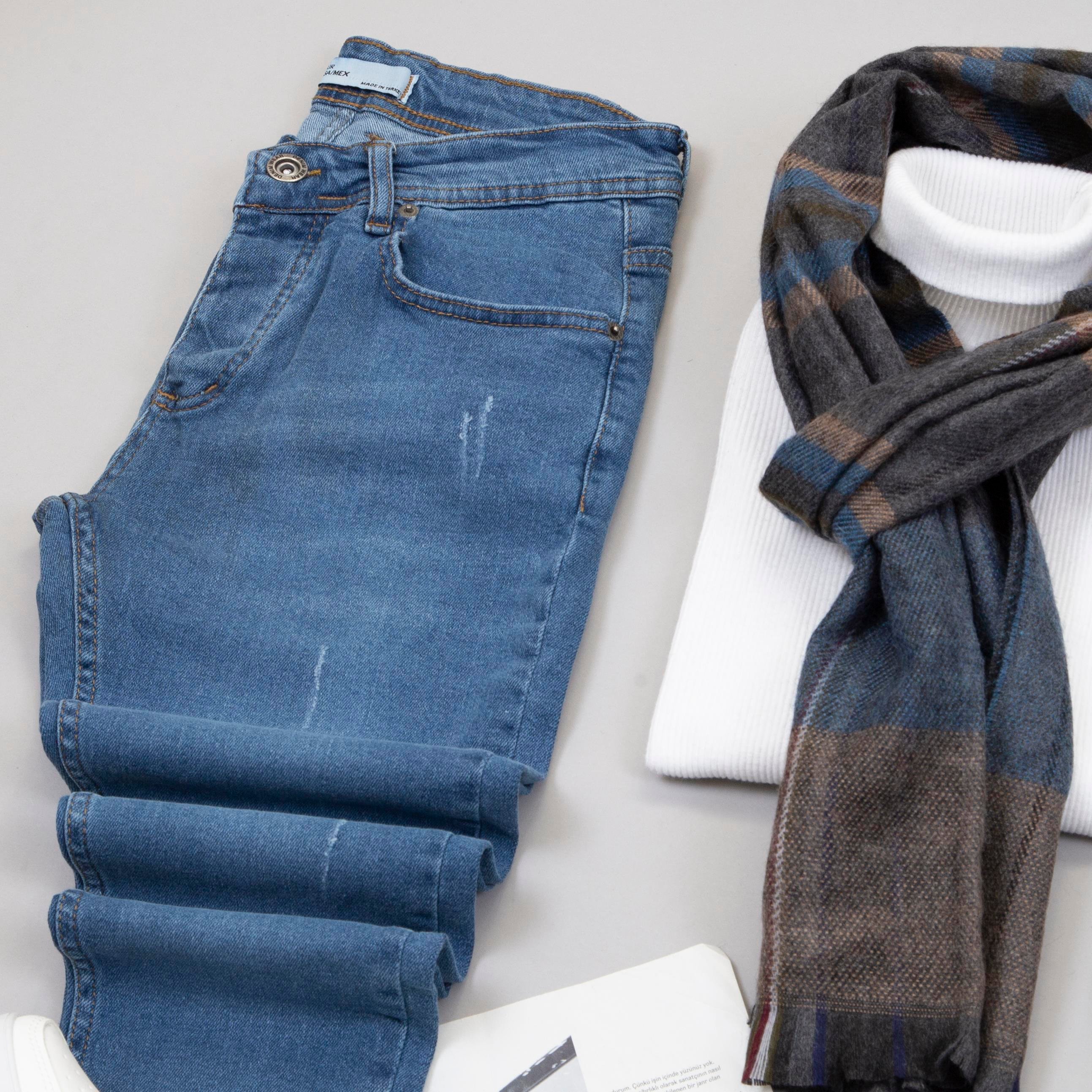 Gri Blazer Ceket Boğazlı Body Pantolon Atkı Ayakkabı Kombin