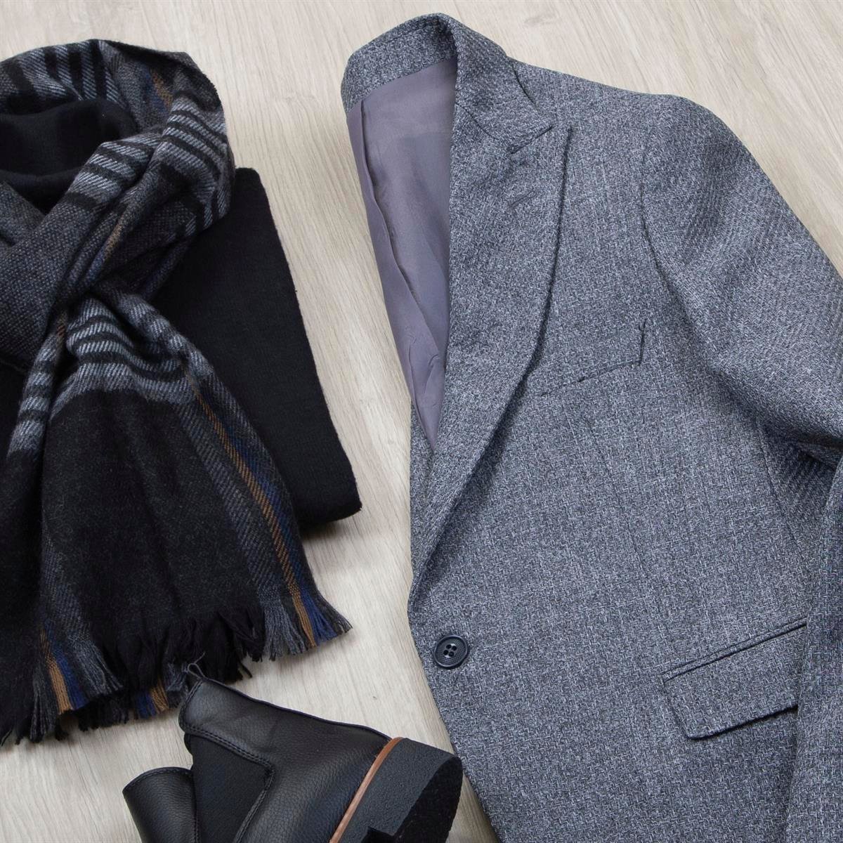 Gri Blazer Ceket Boğazlı Body Pantolon Bot Kombin