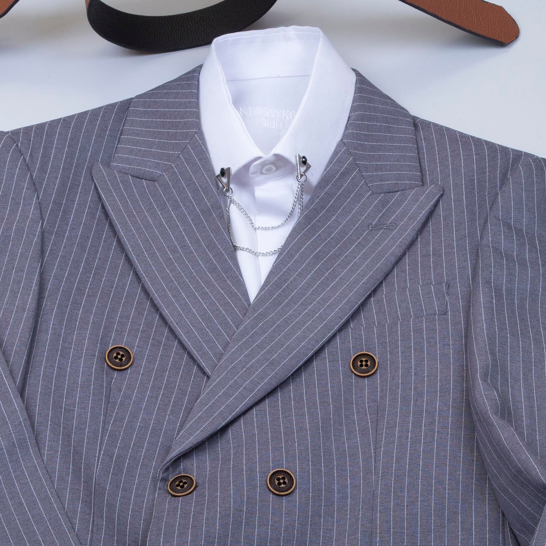 Gri Çizgili Kruvaze Takım Elbise Kombini