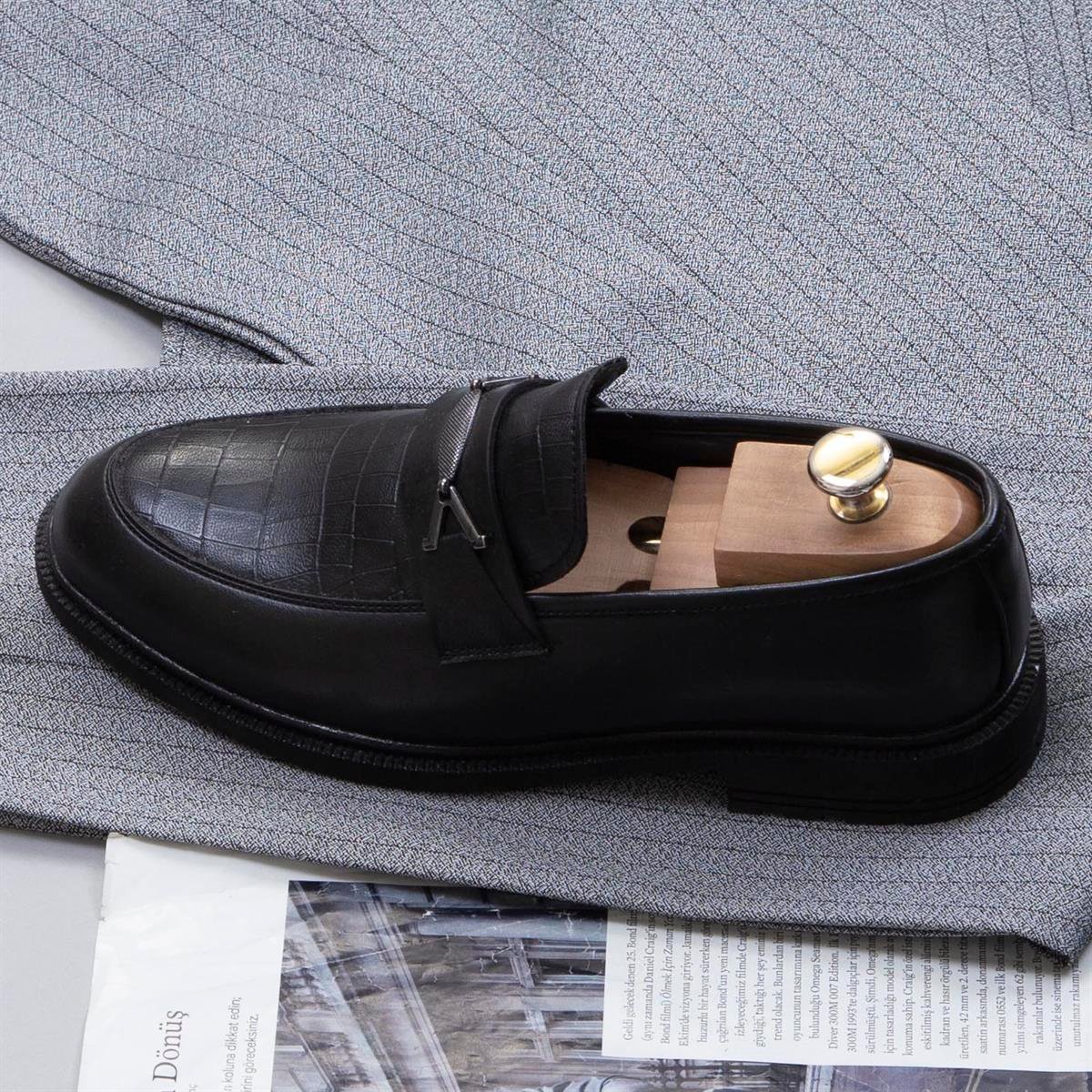 Gri Çizgili Kruvaze Takım Elbise Kombini