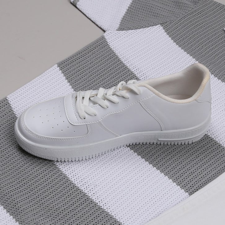 gri çizgili Triko Polo Yaka Tişört pantolon  ayakkabı Kombin