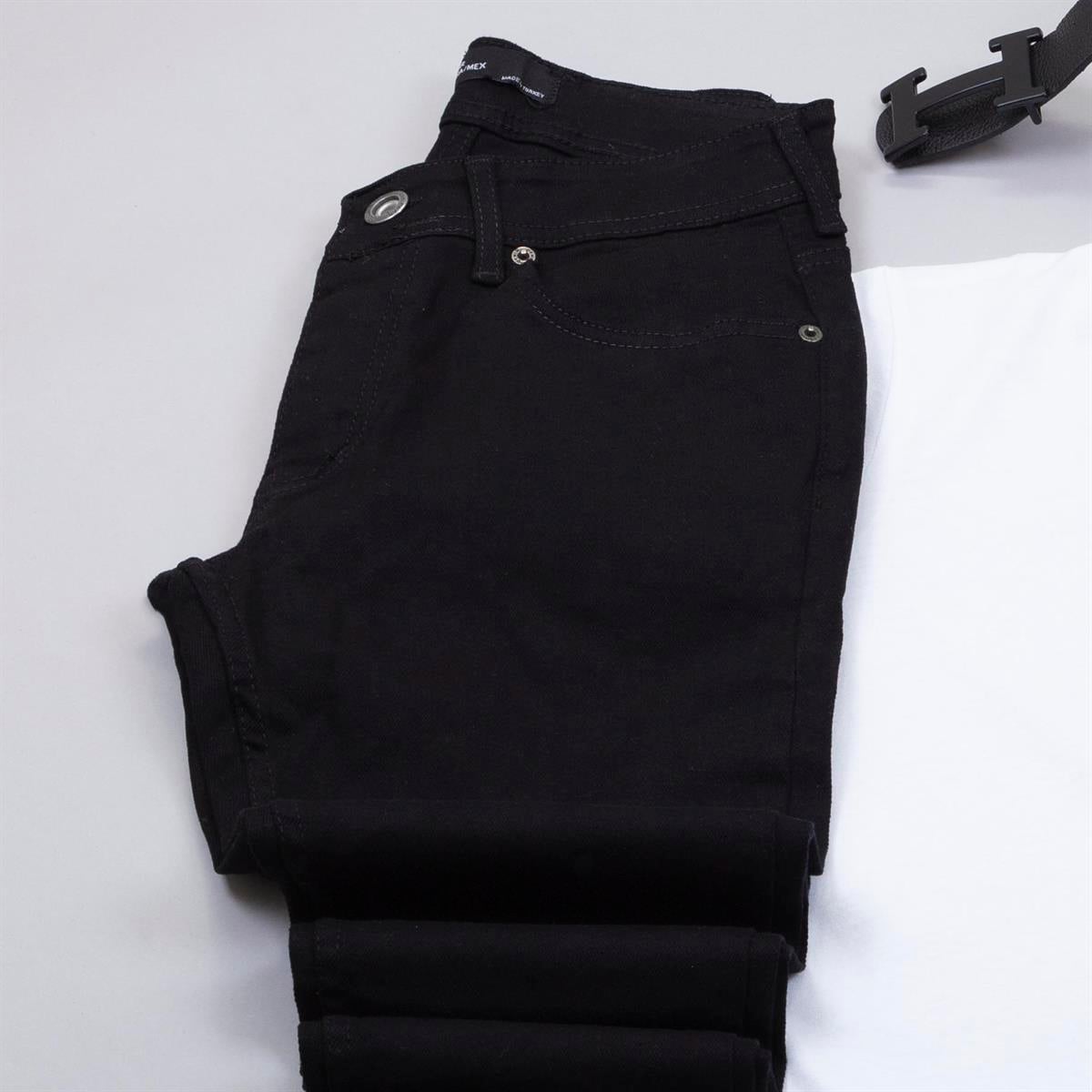 Gri Dik Yaka Blazer Ceket Tişört Pantolon Ayakkabı Kombin