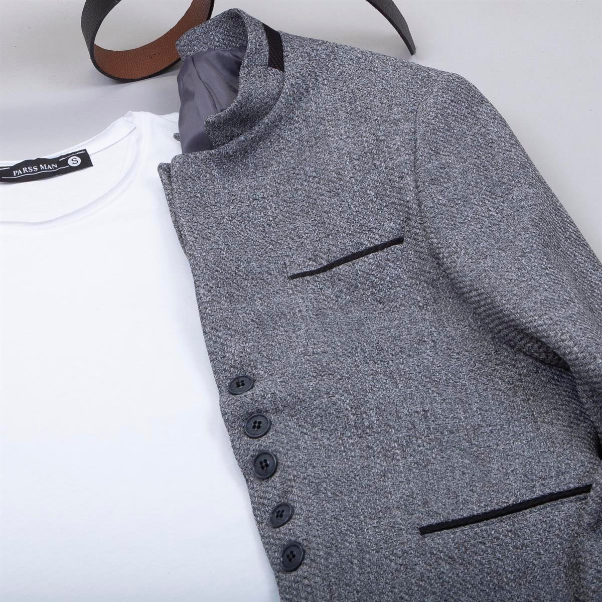 Gri Dik Yaka Blazer Ceket Tişört Pantolon Ayakkabı Kombin